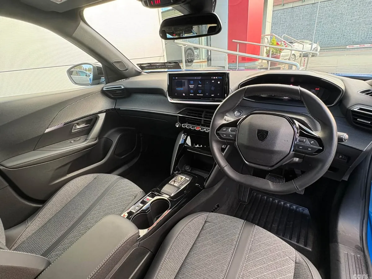 Peugeot 2008 SUV, Electric, 2025, Blue
