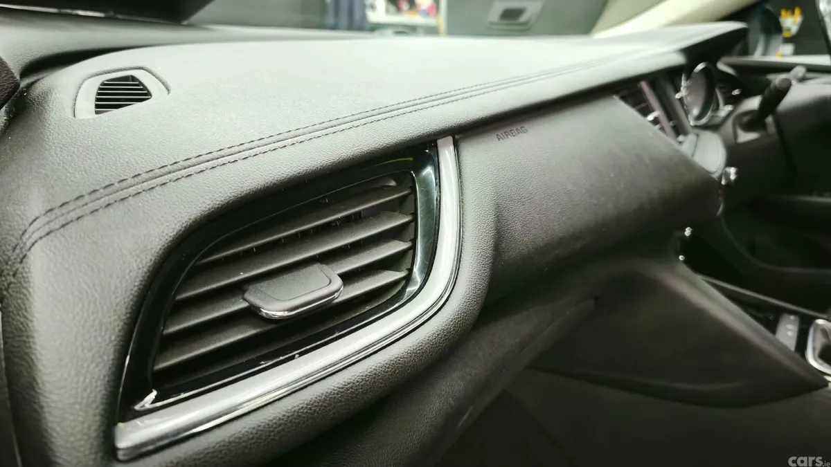 Opel Insignia Hatchback, Diesel, 2019, Black