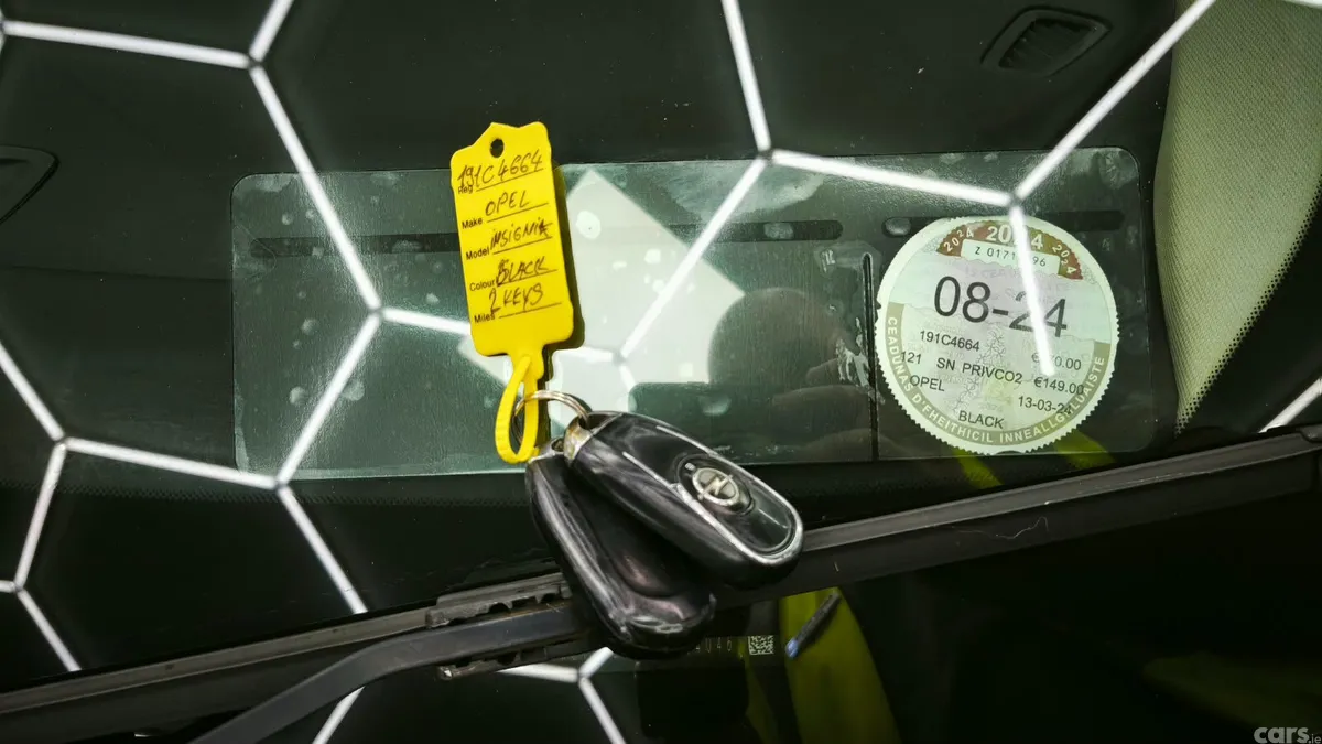 Opel Insignia Hatchback, Diesel, 2019, Black
