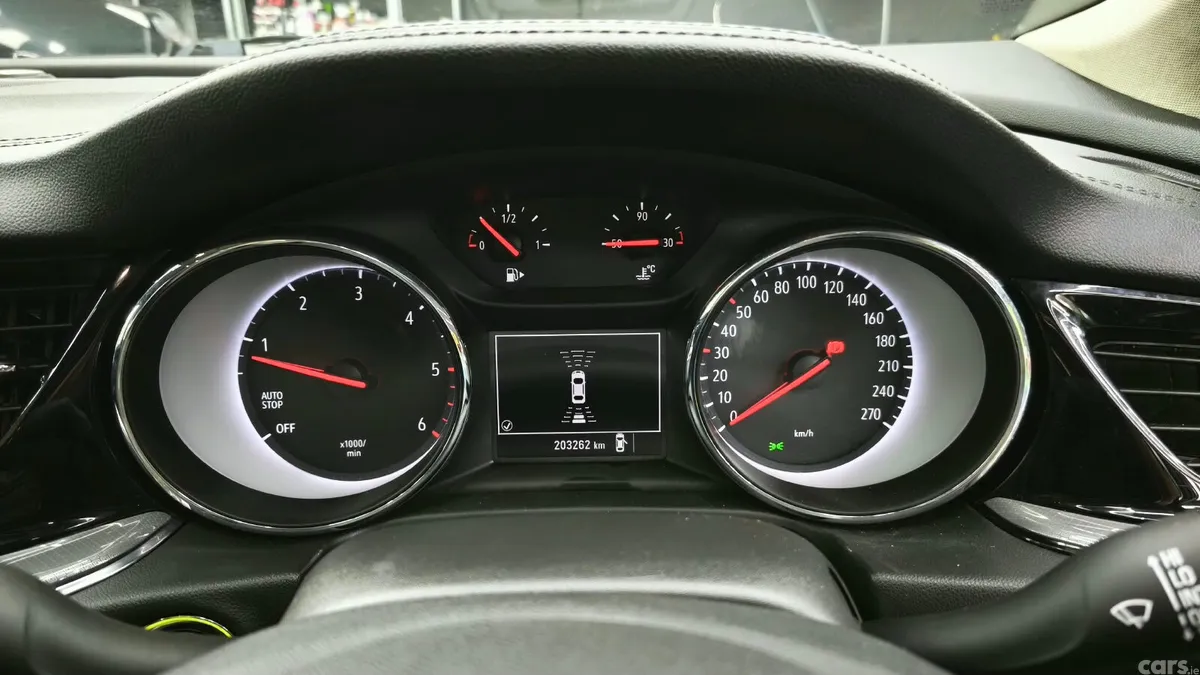 Opel Insignia Hatchback, Diesel, 2019, Black