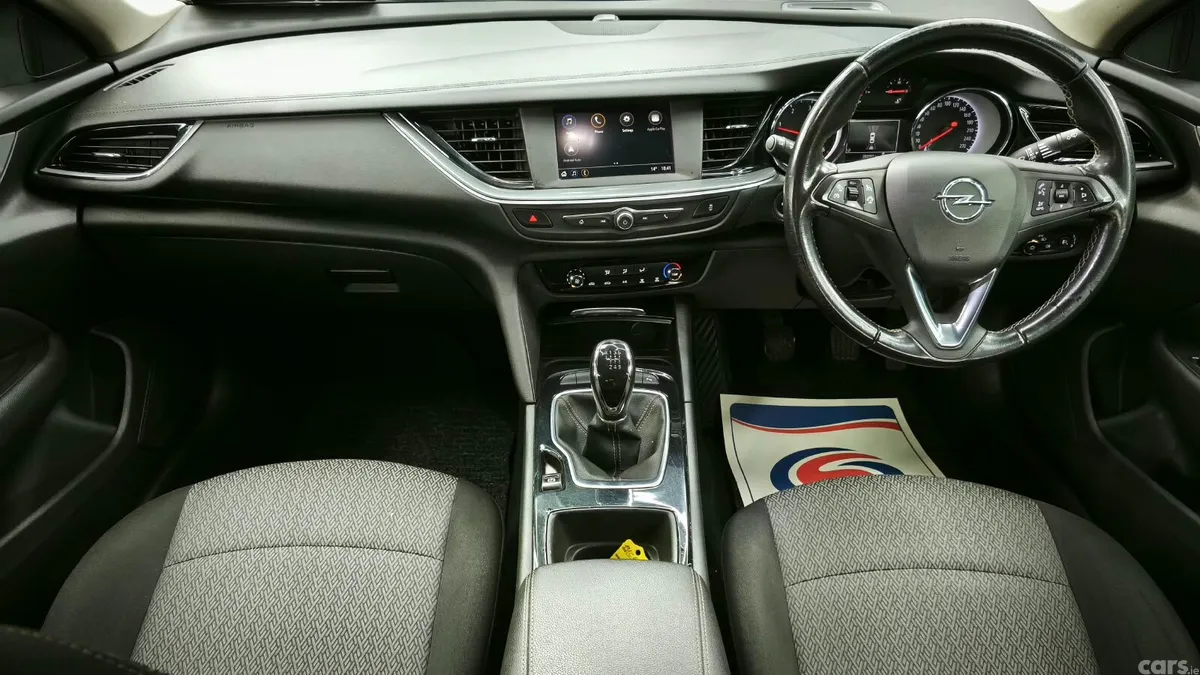 Opel Insignia Hatchback, Diesel, 2019, Black