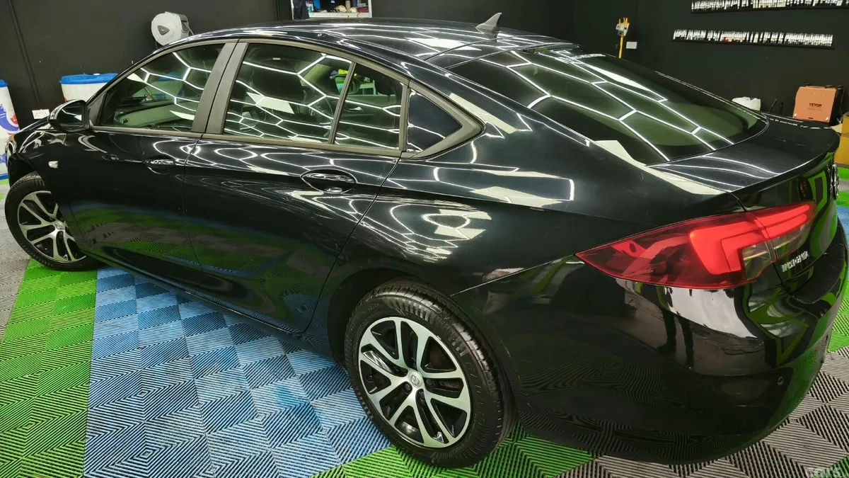 Opel Insignia Hatchback, Diesel, 2019, Black