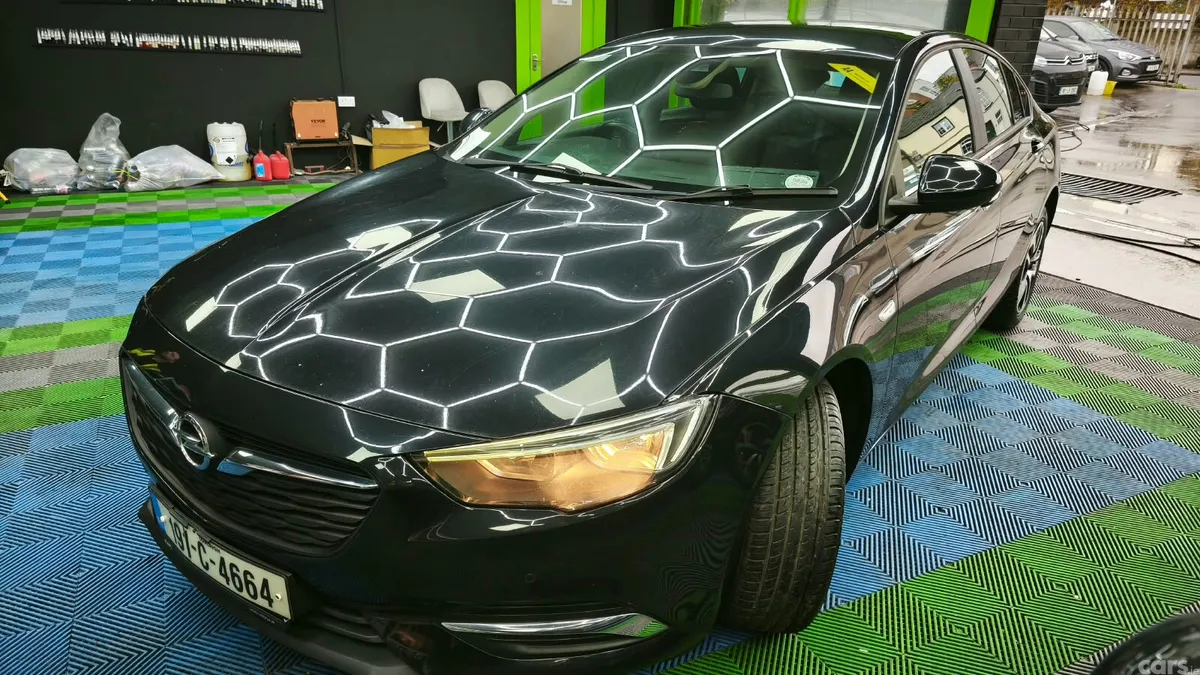 Opel Insignia Hatchback, Diesel, 2019, Black