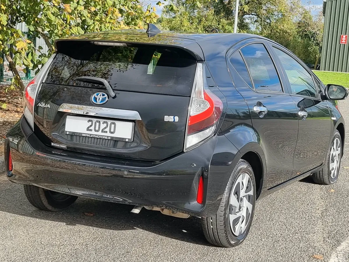 Toyota Aqua Hatchback, Petrol Hybrid, 2020, White