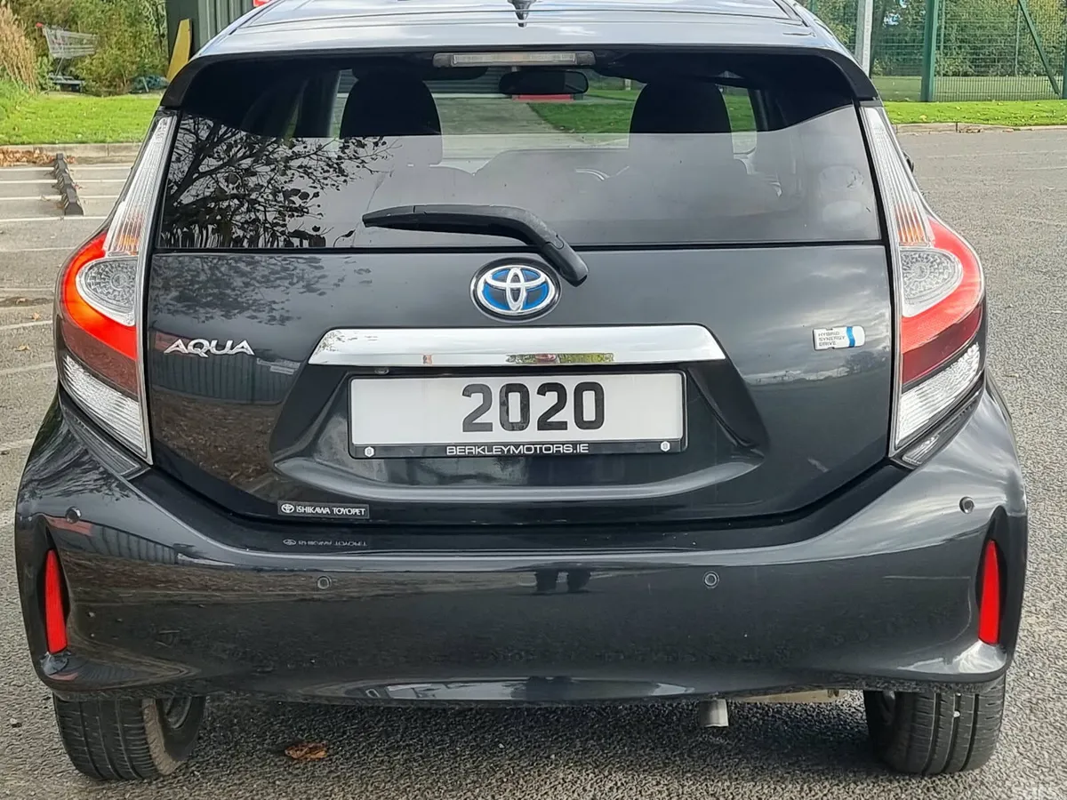 Toyota Aqua Hatchback, Petrol Hybrid, 2020, White