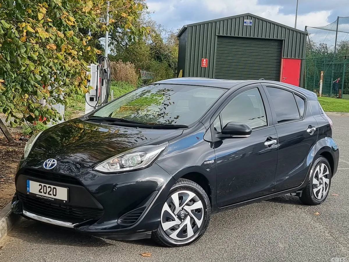 Toyota Aqua Hatchback, Petrol Hybrid, 2020, White