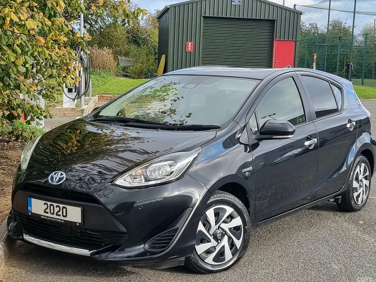 Toyota Aqua Hatchback, Petrol Hybrid, 2020, White