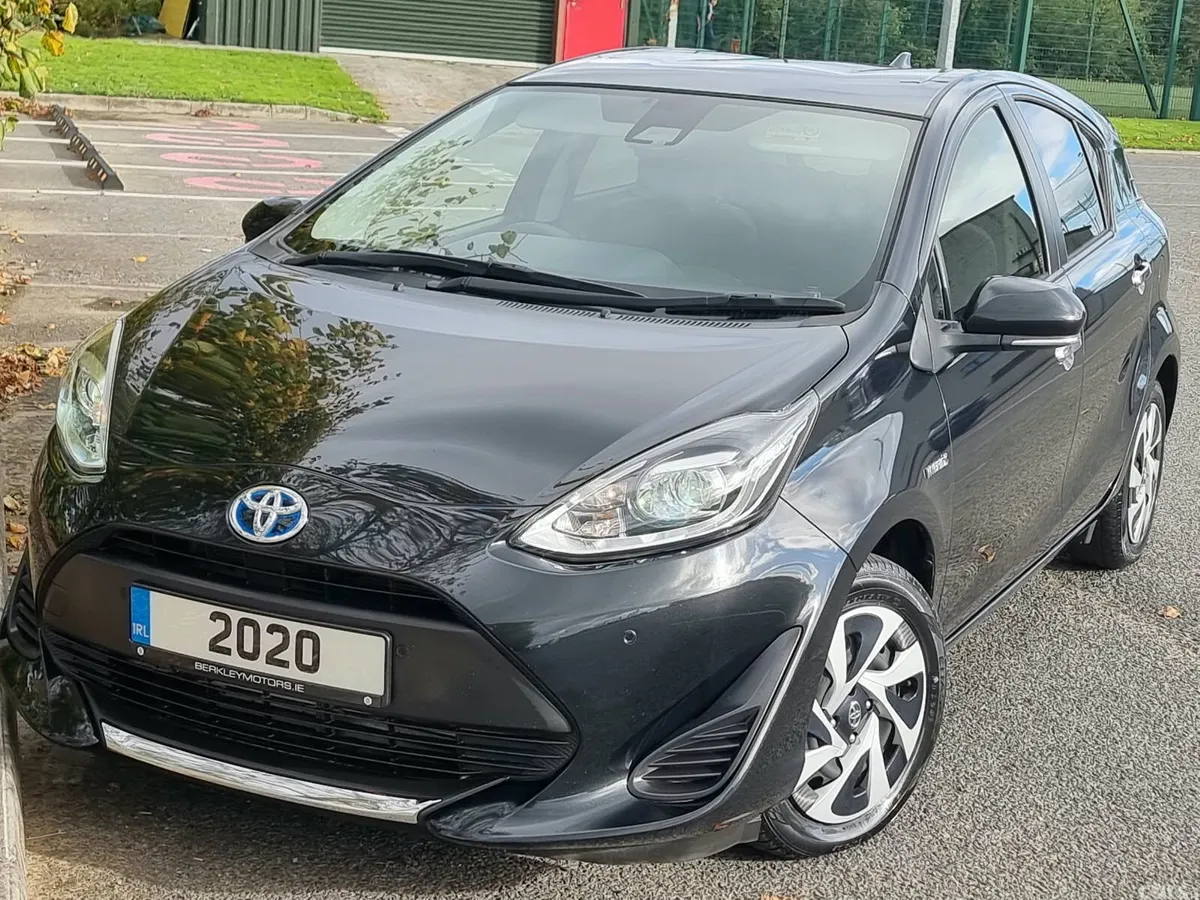 Toyota Aqua Hatchback, Petrol Hybrid, 2020, White