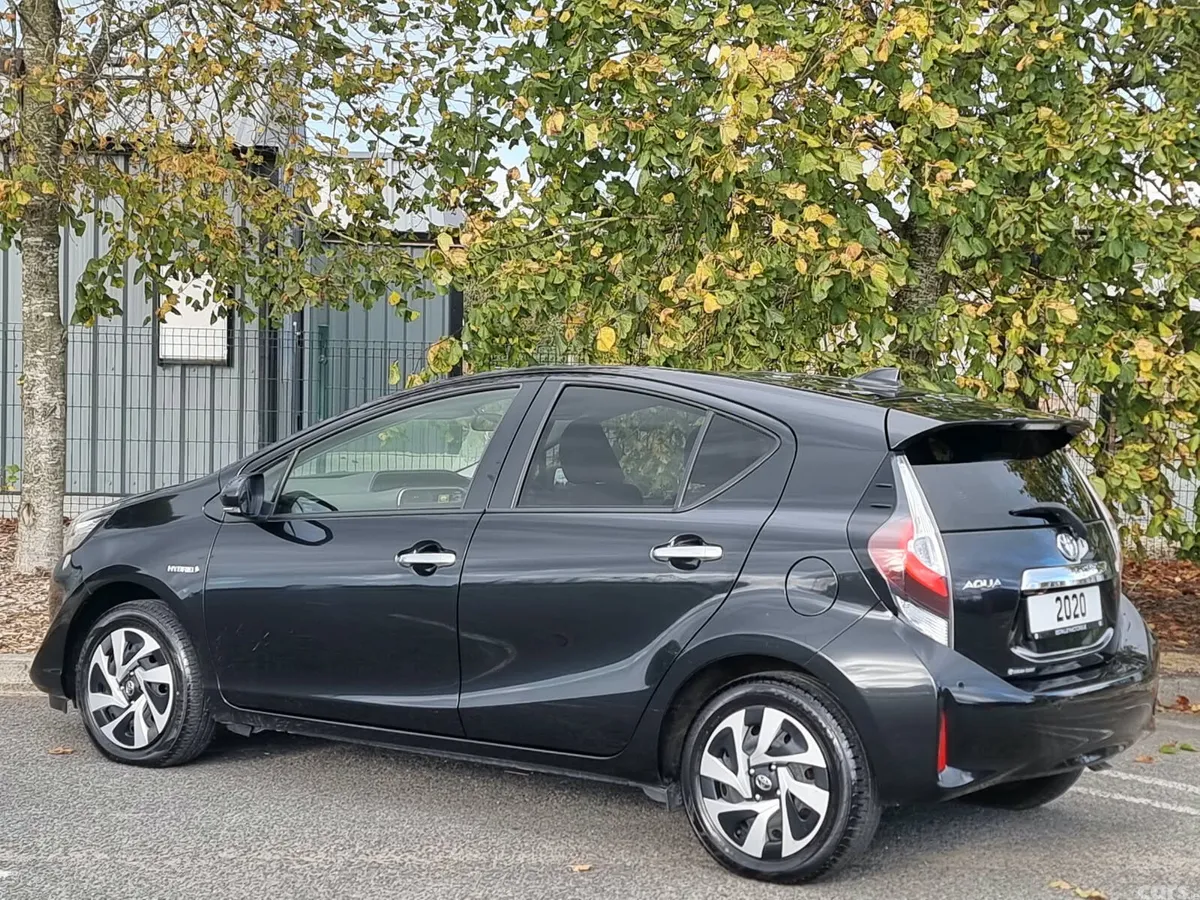 Toyota Aqua Hatchback, Petrol Hybrid, 2020, White