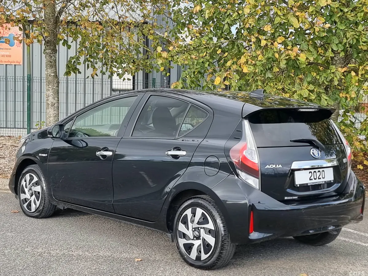 Toyota Aqua Hatchback, Petrol Hybrid, 2020, White