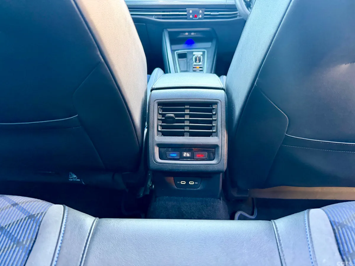 Volkswagen Golf Hatchback, Petrol, 2021, Blue