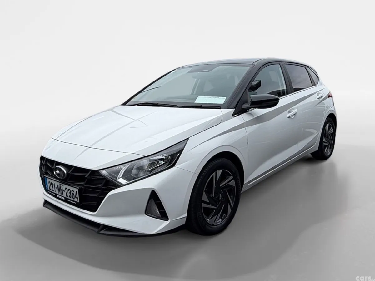 Hyundai i20 Hatchback, Petrol, 2022, White