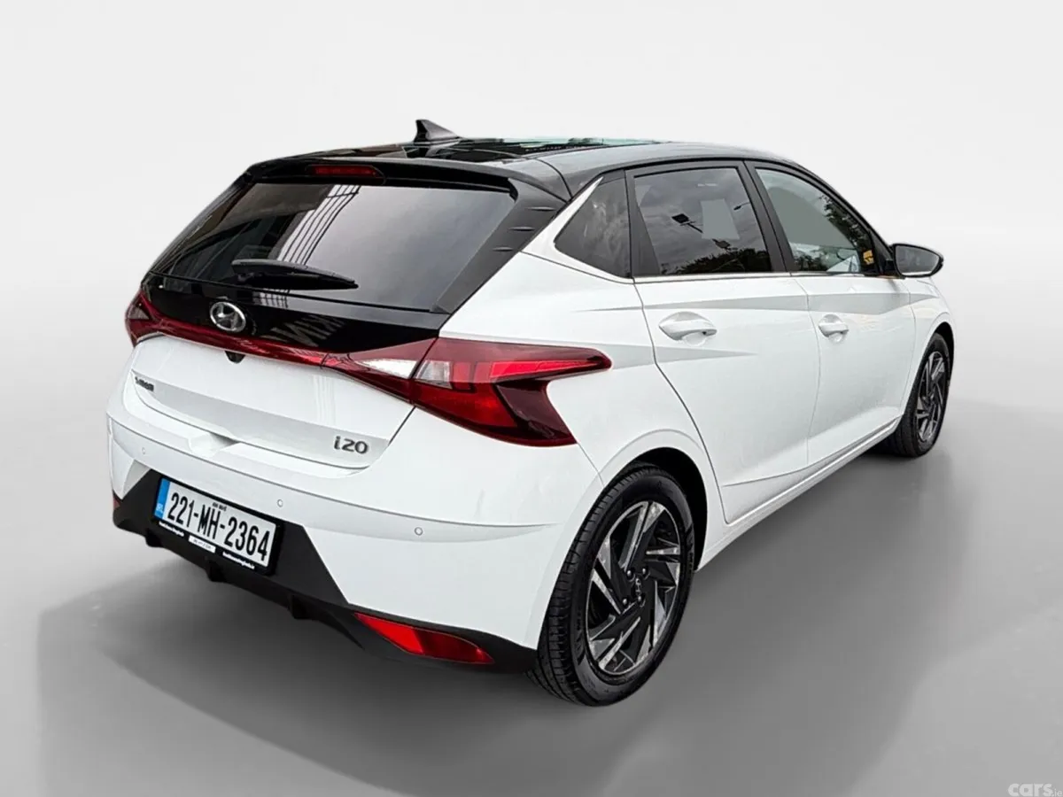 Hyundai i20 Hatchback, Petrol, 2022, White