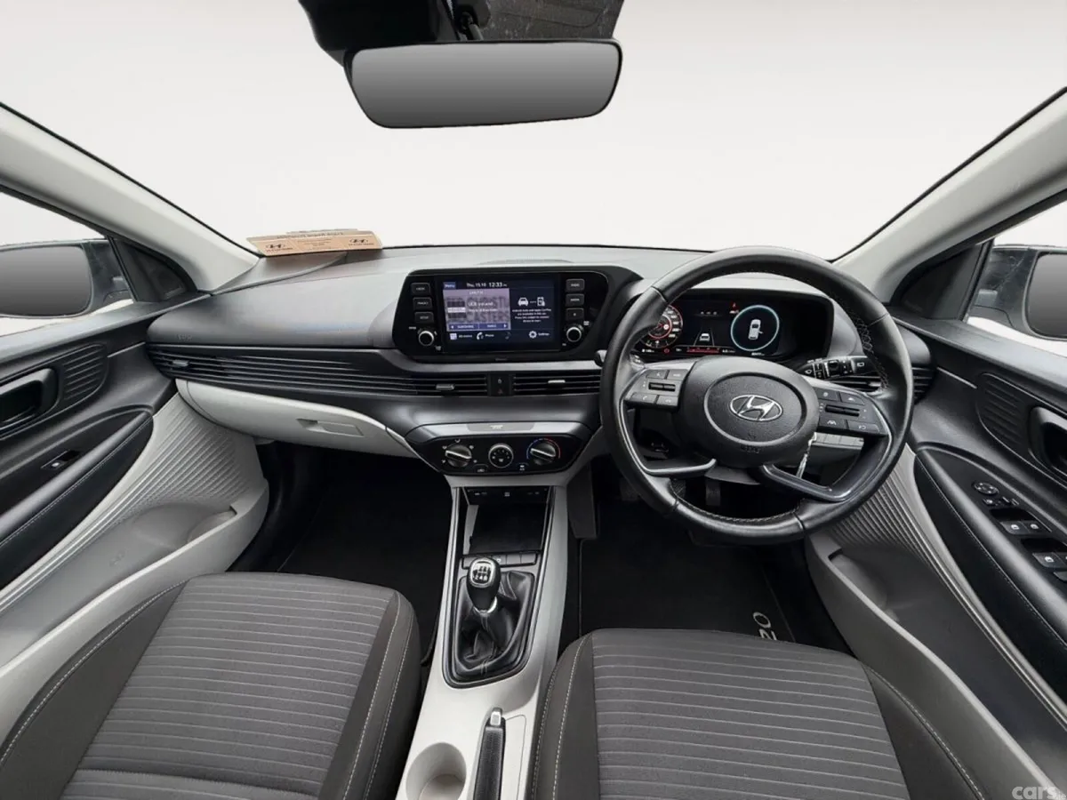 Hyundai i20 Hatchback, Petrol, 2022, White