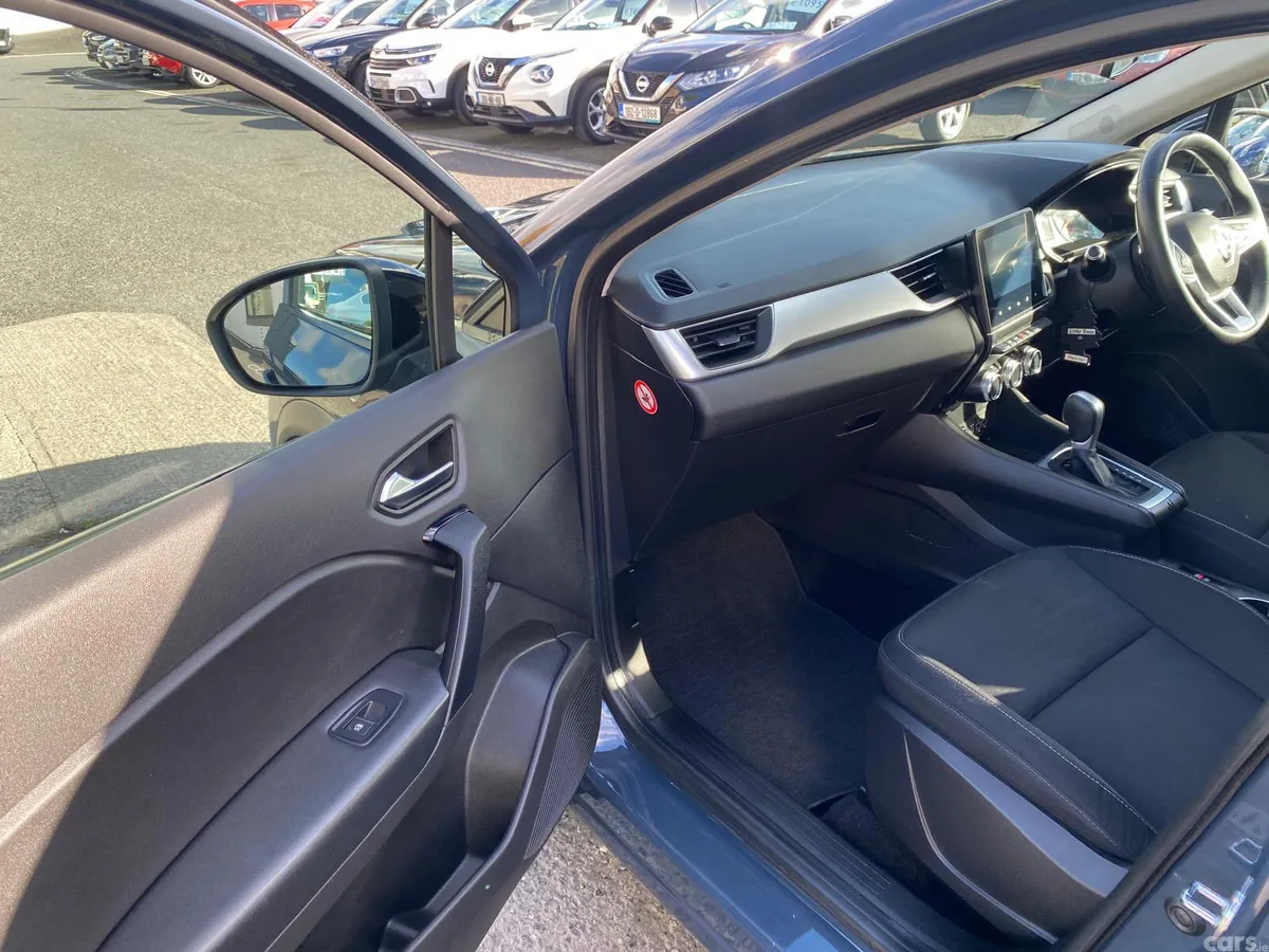 Renault Captur Hatchback, Petrol, 2021, Blue