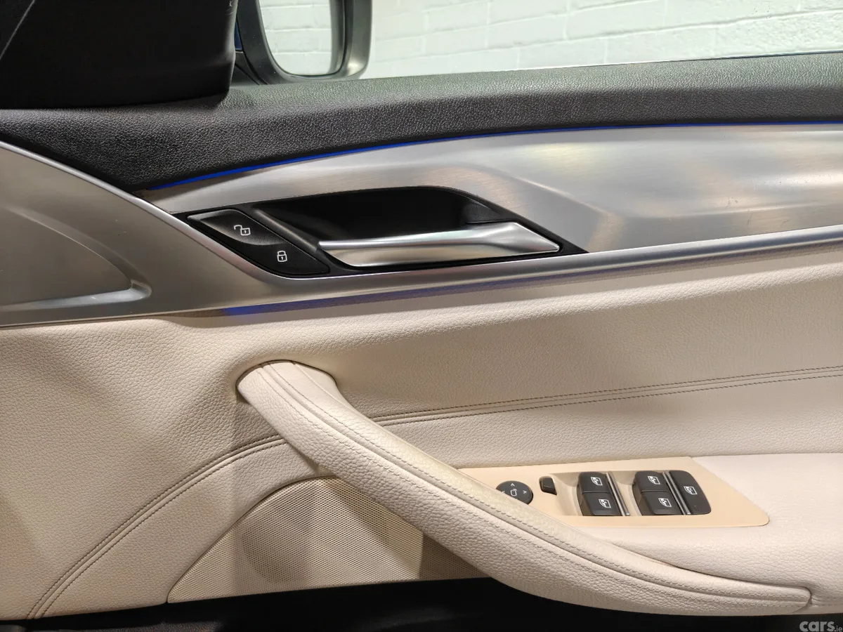 BMW 5-Series Saloon, Petrol Plug-in Hybrid, 2017, Blue