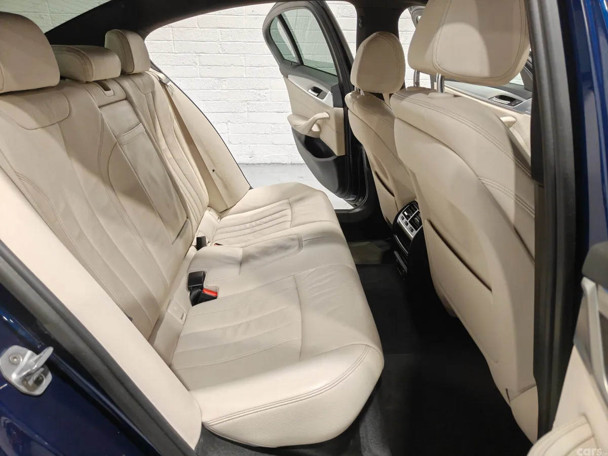 BMW 5-Series Saloon, Petrol Plug-in Hybrid, 2017, Blue