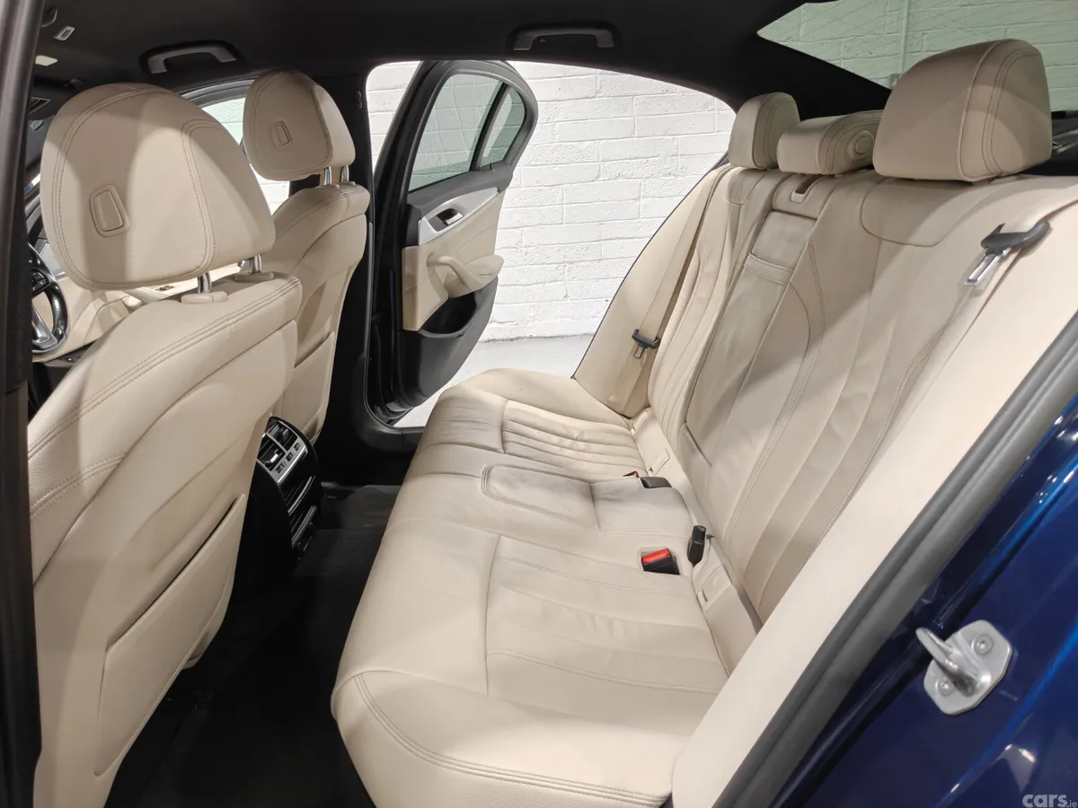 BMW 5-Series Saloon, Petrol Plug-in Hybrid, 2017, Blue