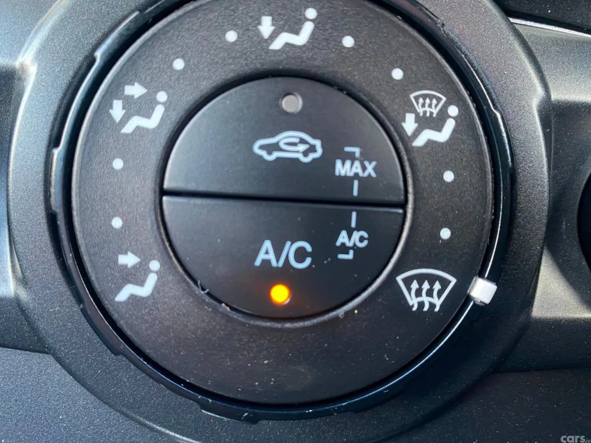 Ford Fiesta Hatchback, Petrol, 2015, Silver