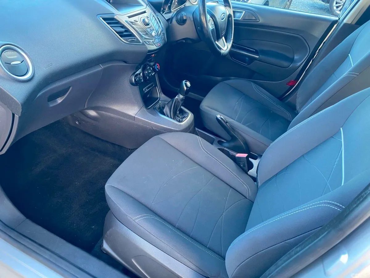 Ford Fiesta Hatchback, Petrol, 2015, Silver