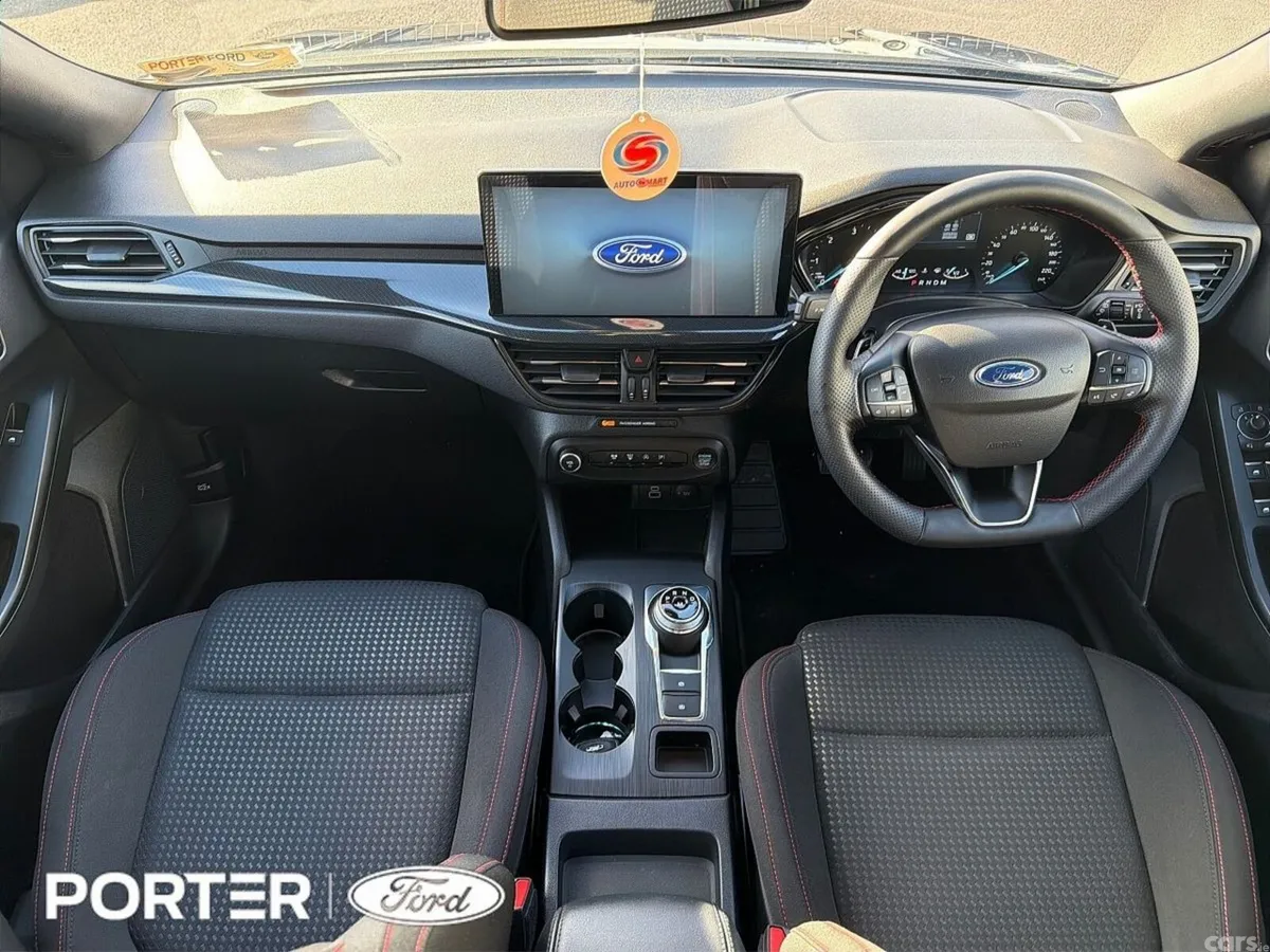 Ford Focus Hatchback, Diesel, 2024, Black