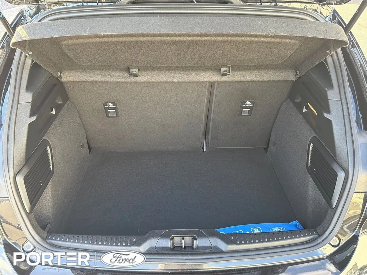 Ford Focus Hatchback, Diesel, 2024, Black