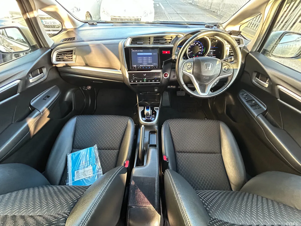 Honda Fit Hatchback, Petrol Hybrid, 2013, Silver