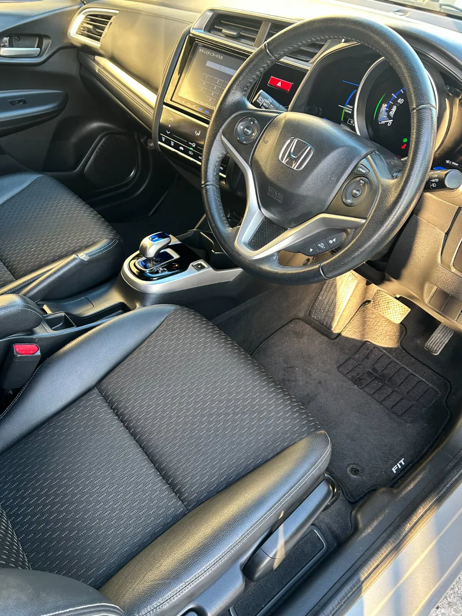 Honda Fit Hatchback, Petrol Hybrid, 2013, Silver