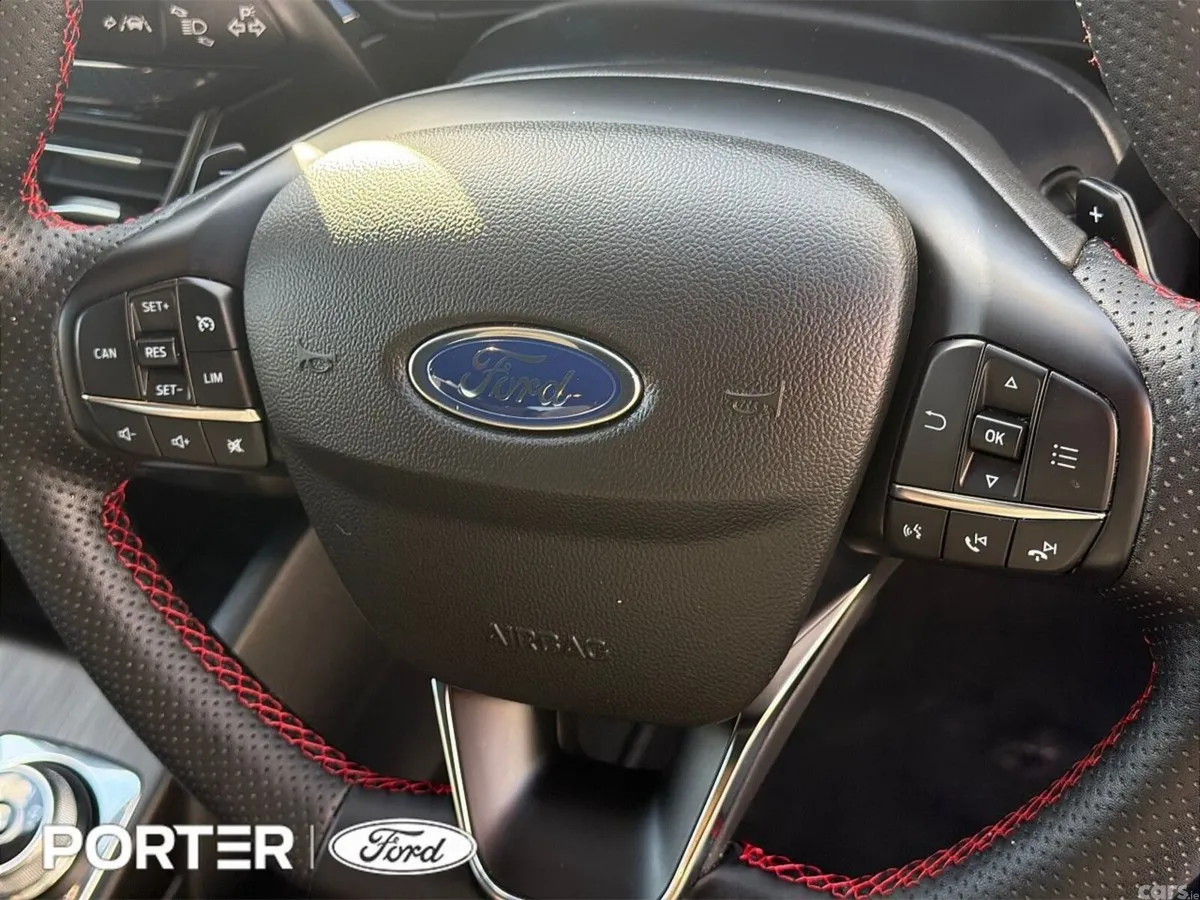 Ford Focus Hatchback, Diesel, 2024, Black