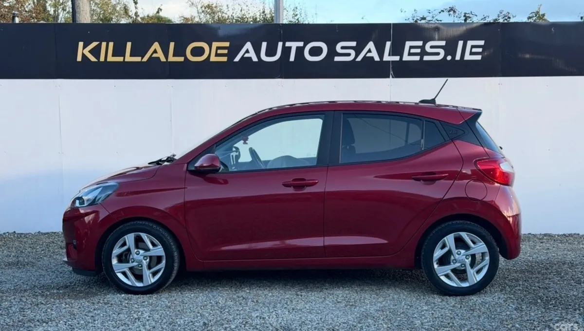 Hyundai i10 Hatchback, Petrol, 2020, Red
