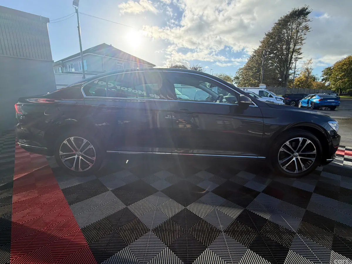 Volkswagen Passat Saloon, Diesel, 2020, Grey