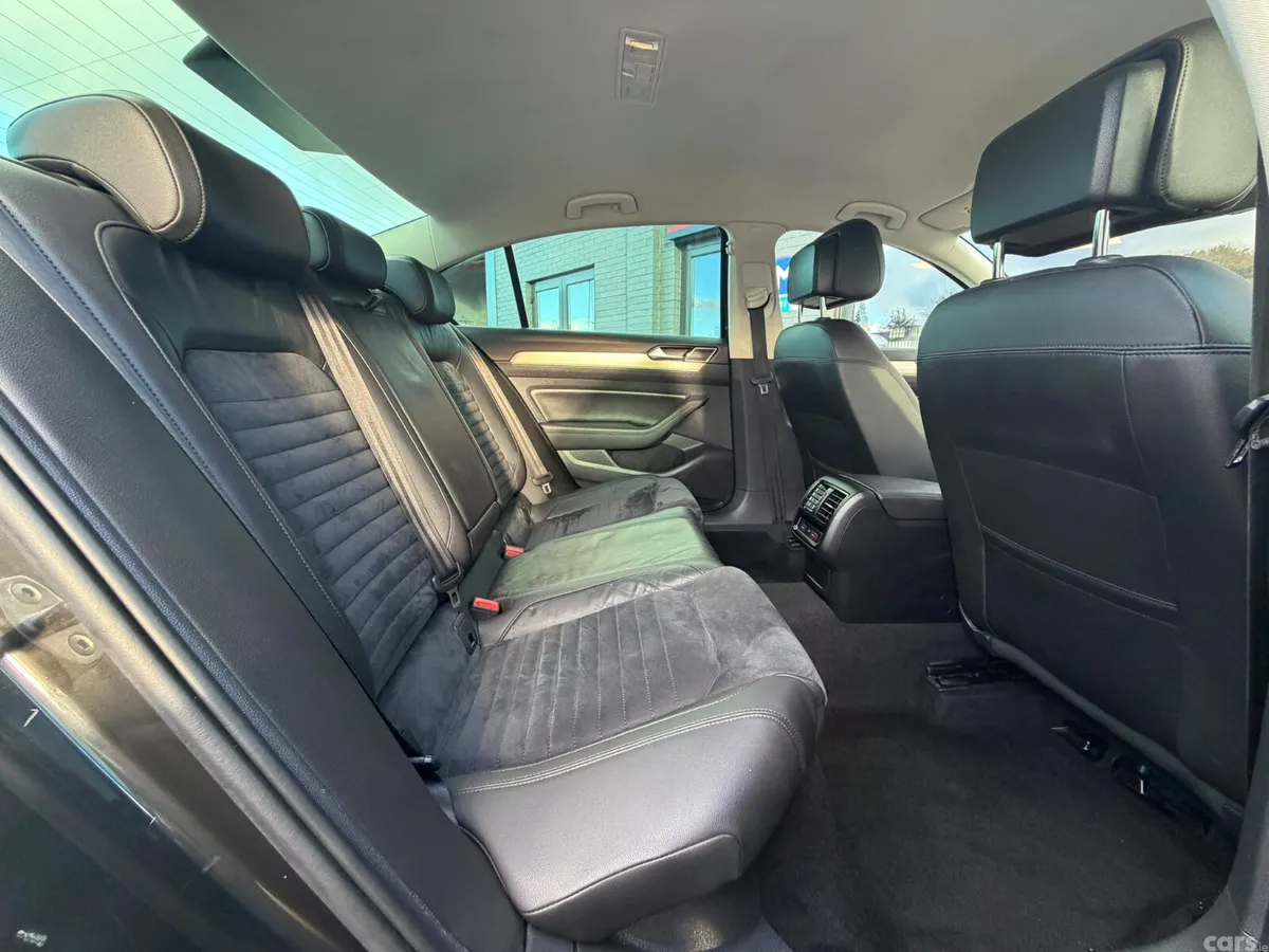 Volkswagen Passat Saloon, Diesel, 2020, Grey