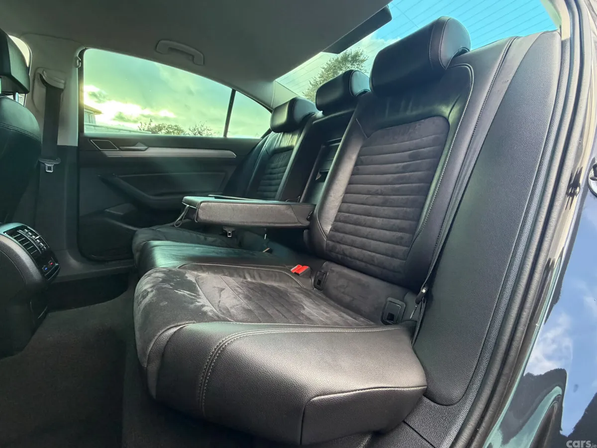 Volkswagen Passat Saloon, Diesel, 2020, Grey