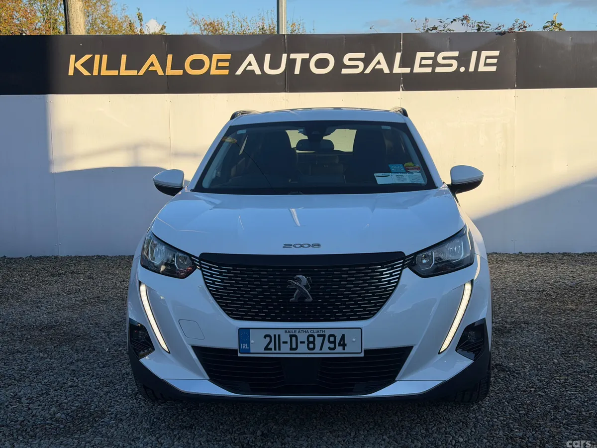 Peugeot 2008 MPV, Petrol, 2021, White