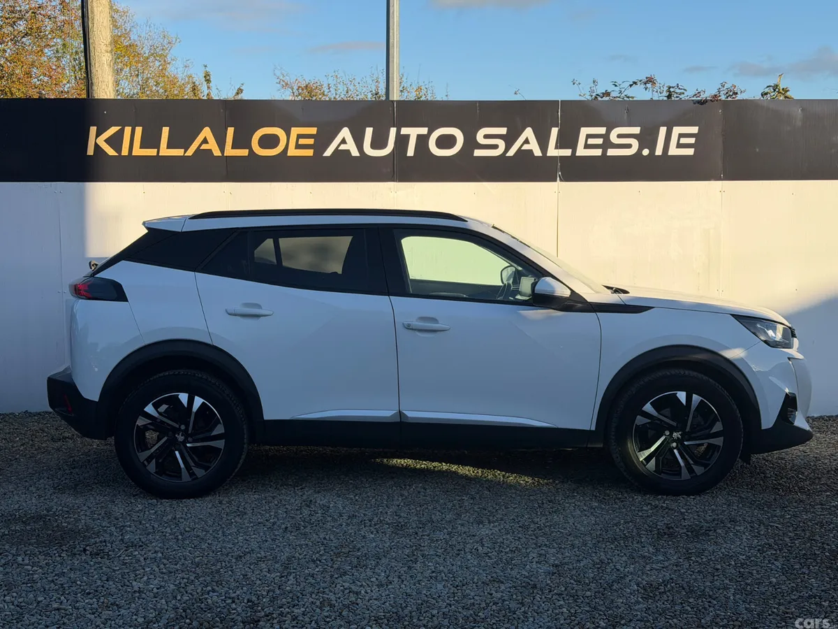 Peugeot 2008 MPV, Petrol, 2021, White