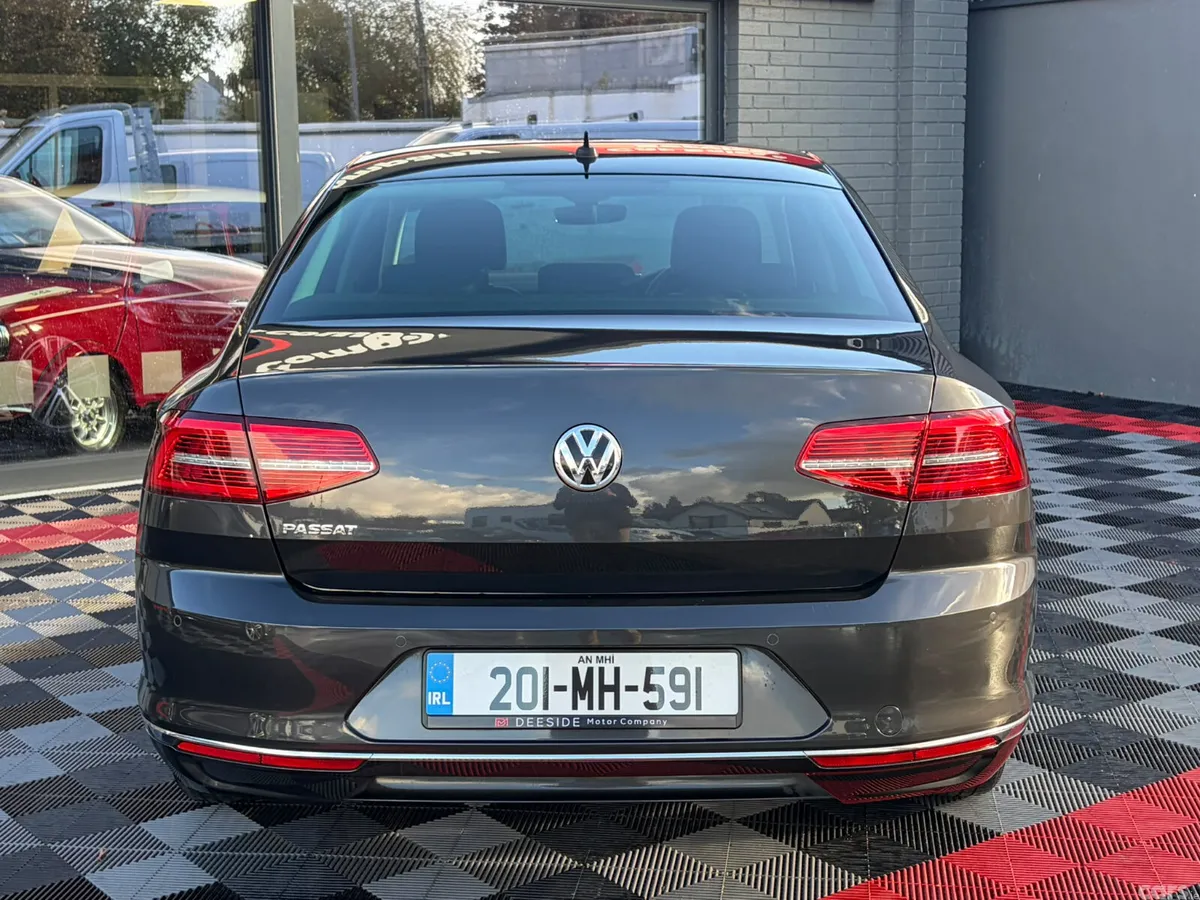 Volkswagen Passat Saloon, Diesel, 2020, Grey