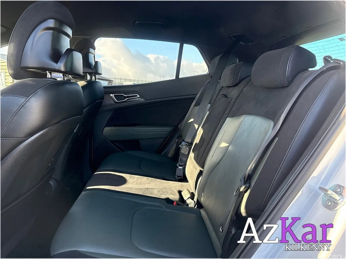 Kia Sportage SUV, Petrol Hybrid, 2024, White