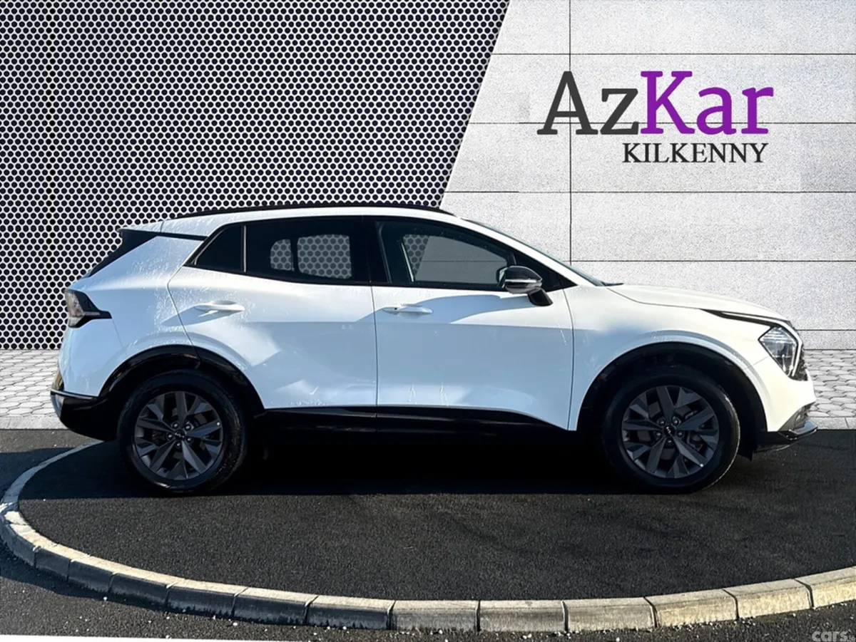 Kia Sportage SUV, Petrol Hybrid, 2024, White