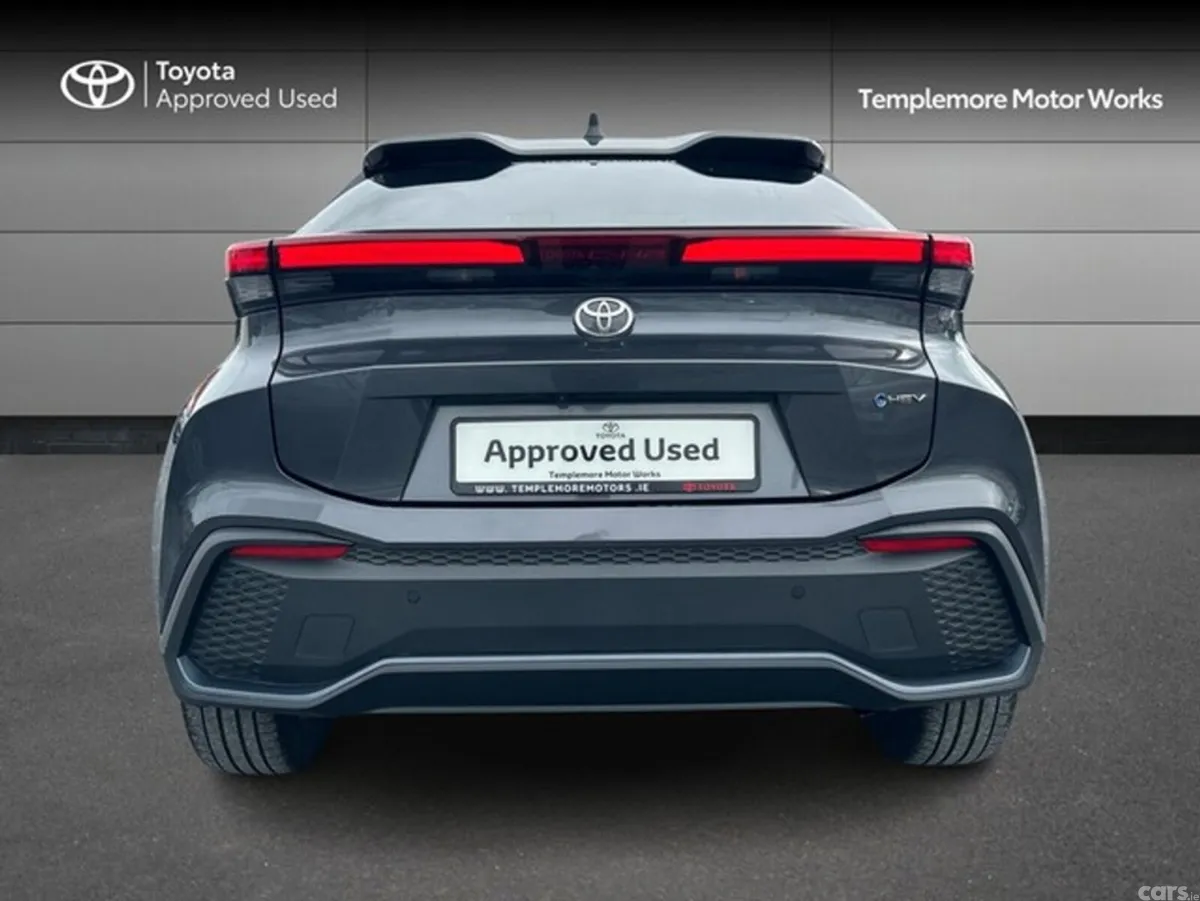 Toyota C-HR SUV, Petrol Hybrid, 2024, Grey