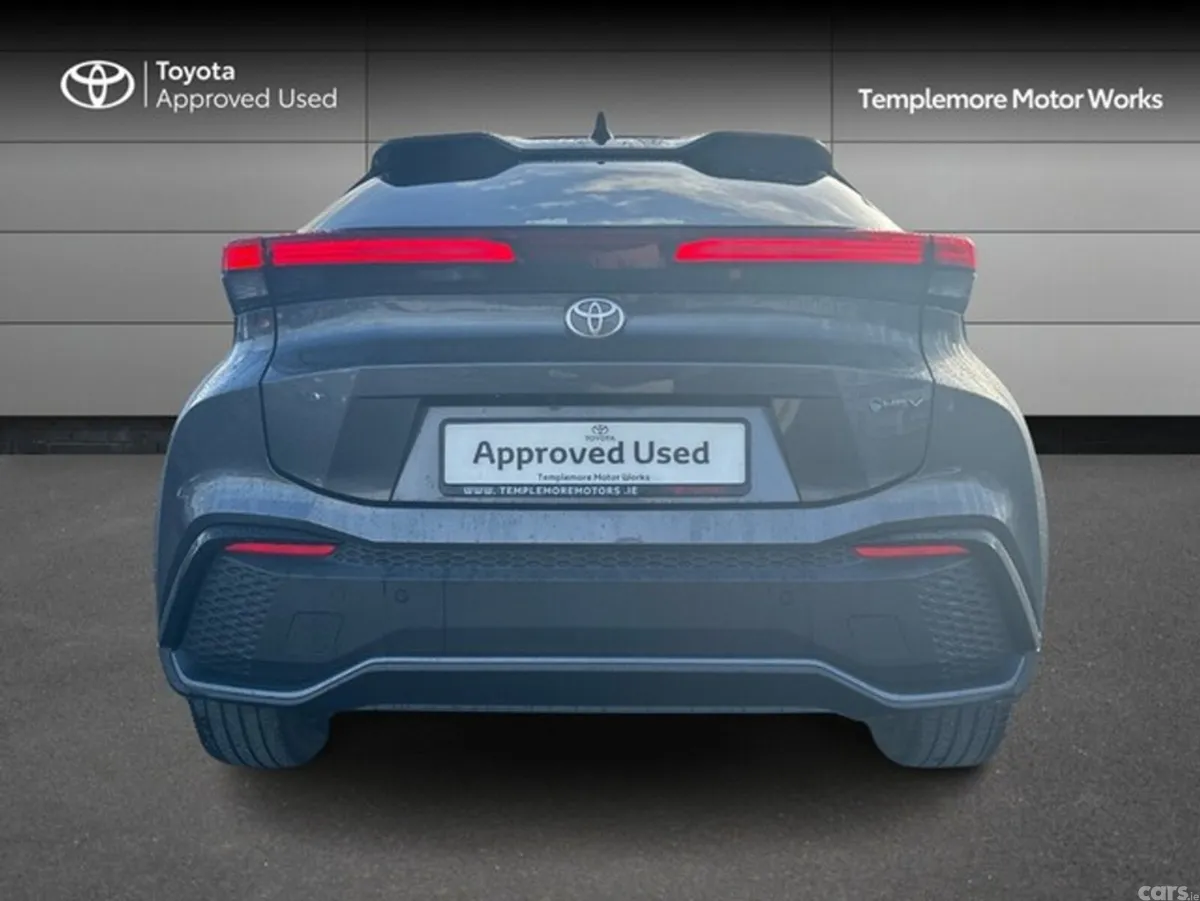 Toyota C-HR SUV, Petrol Hybrid, 2024, Grey