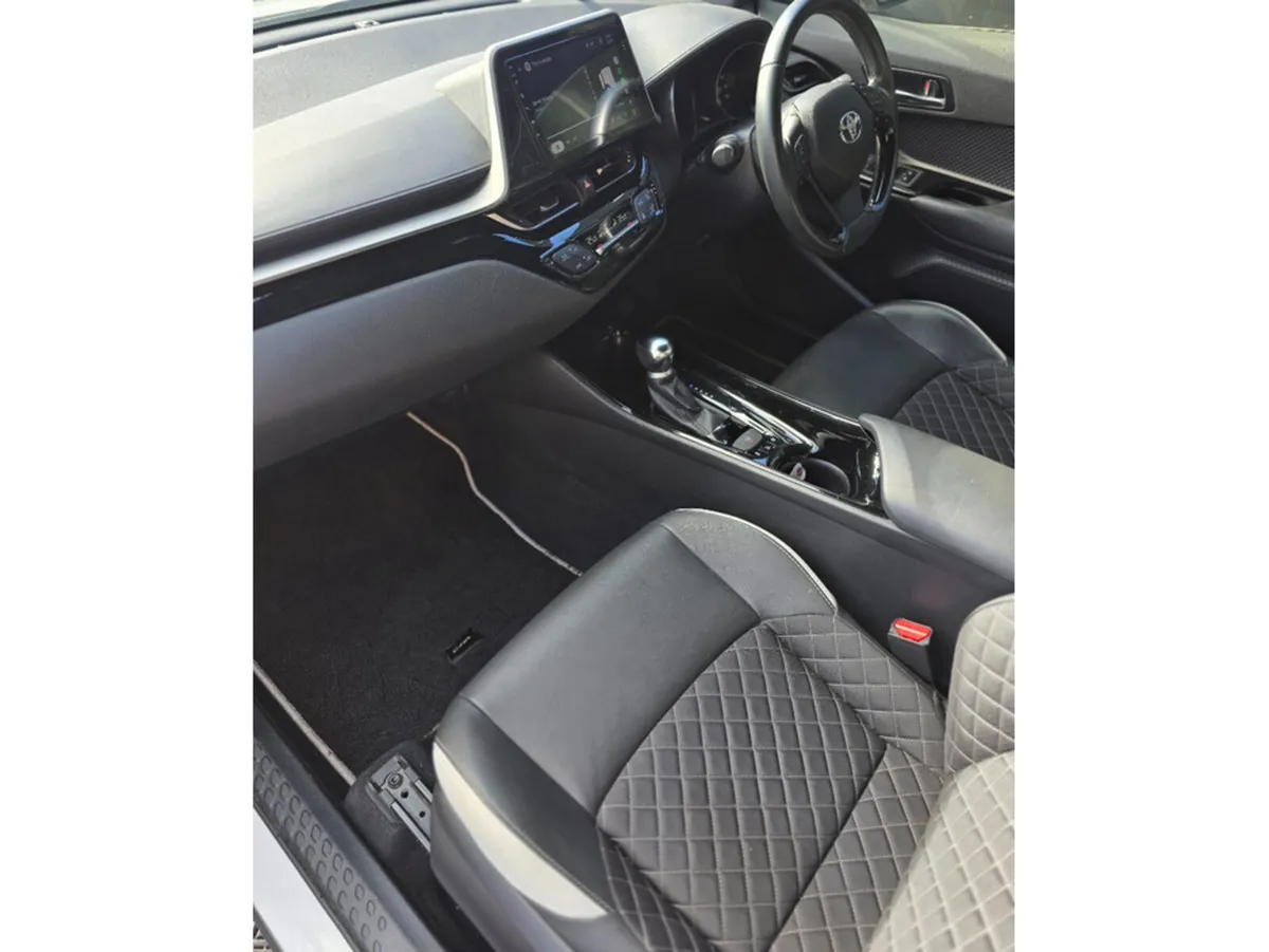 Toyota C-HR Hatchback, Petrol Hybrid, 2019, White