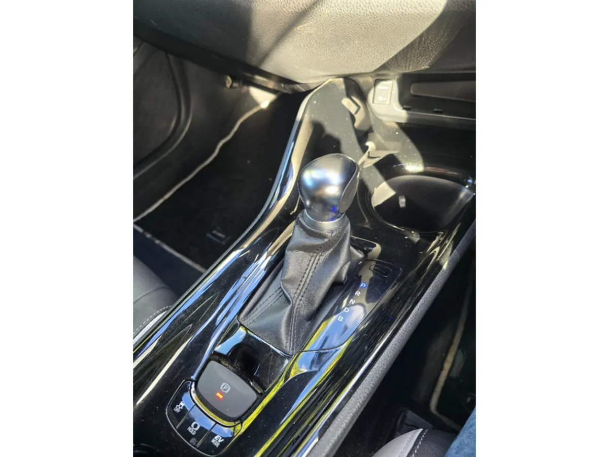 Toyota C-HR Hatchback, Petrol Hybrid, 2019, White