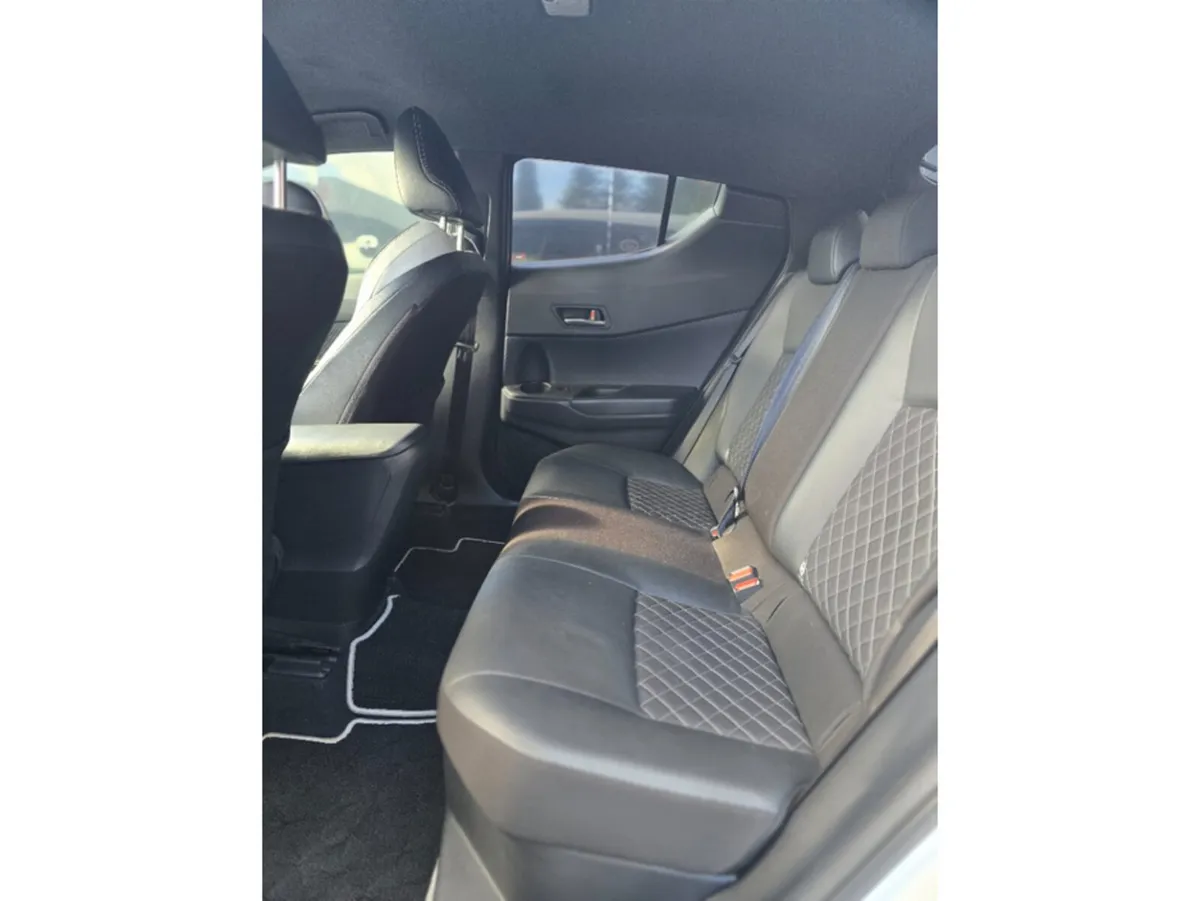Toyota C-HR Hatchback, Petrol Hybrid, 2019, White