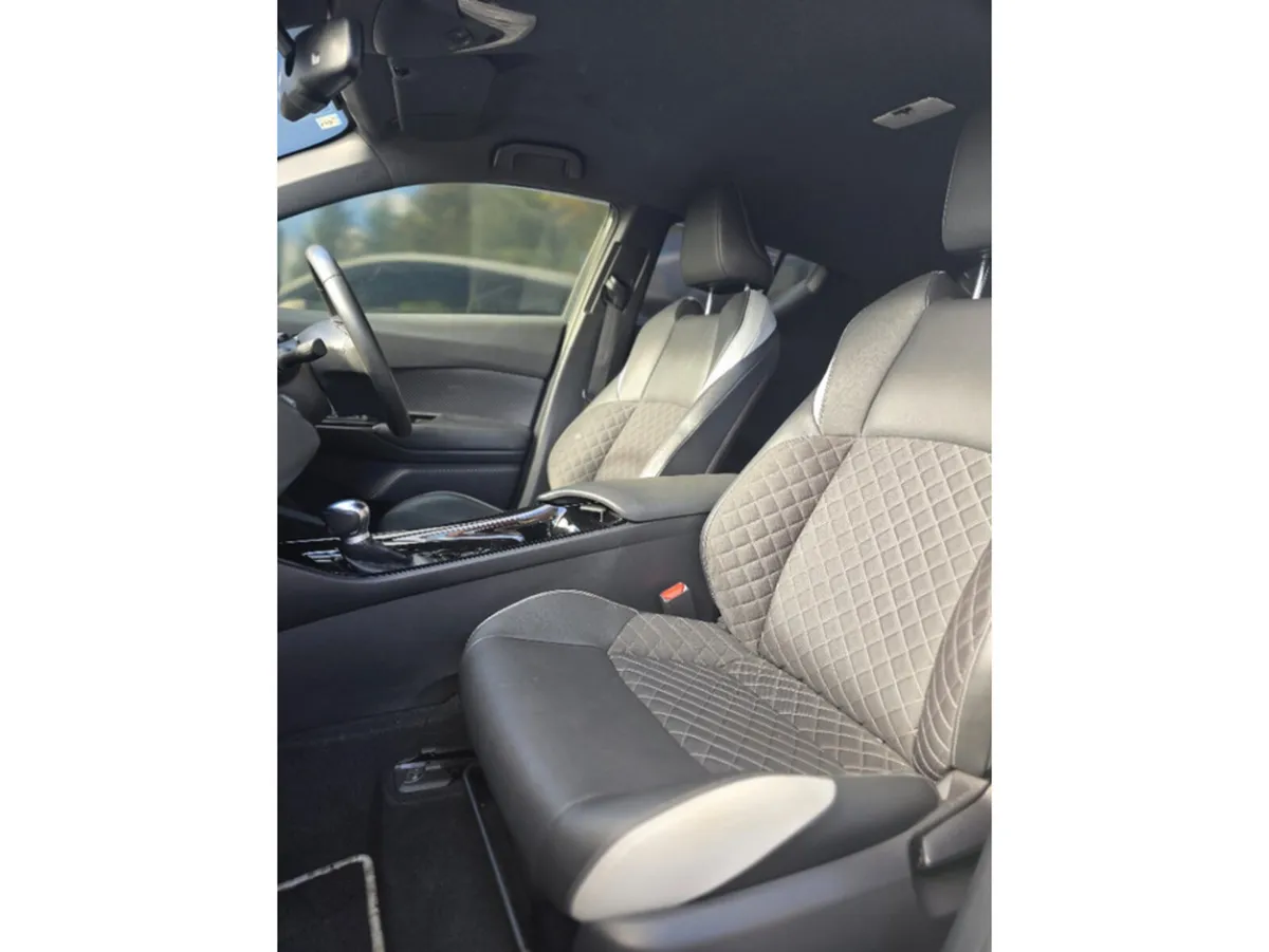 Toyota C-HR Hatchback, Petrol Hybrid, 2019, White