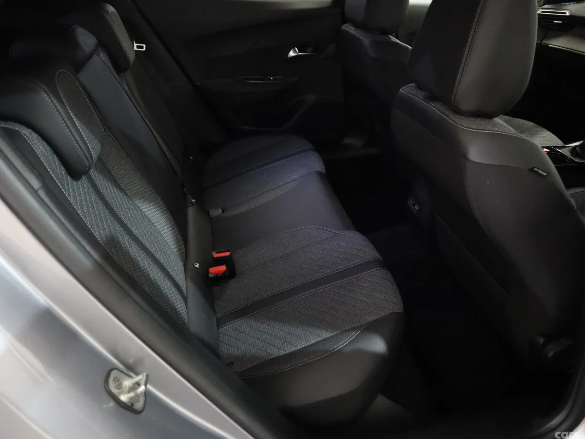Peugeot 2008 MPV, Petrol, 2024, Grey