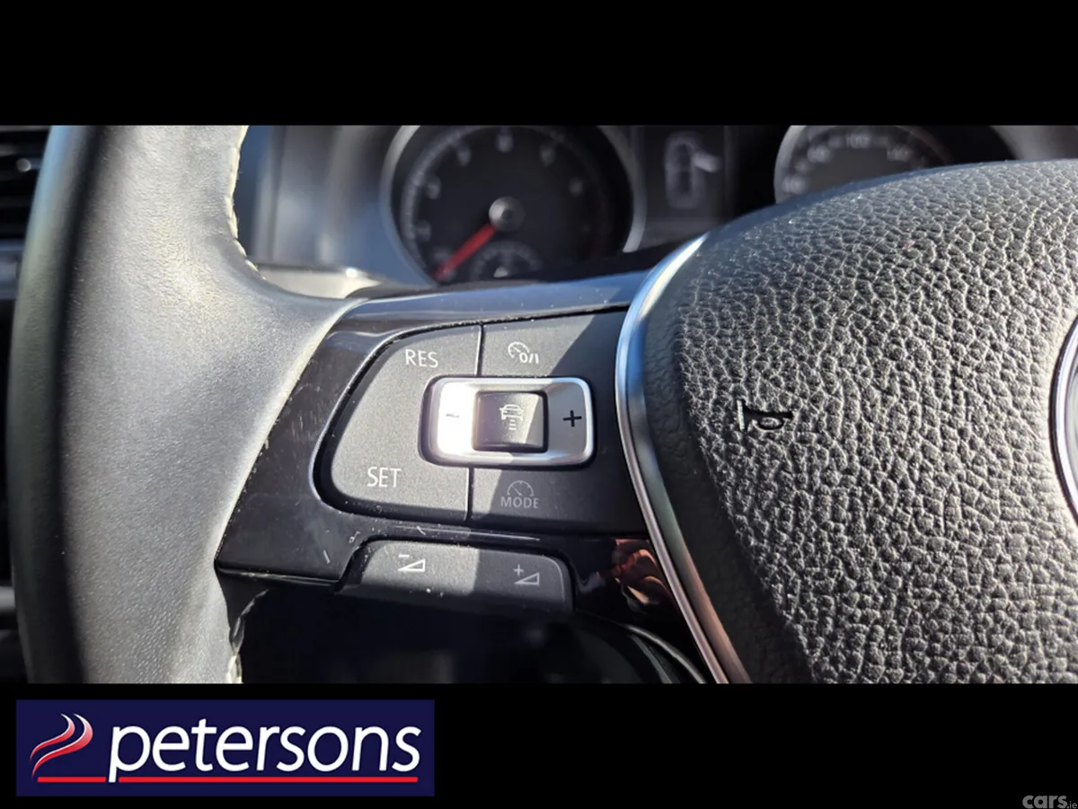 Volkswagen Golf Hatchback, Petrol, 2015, Silver