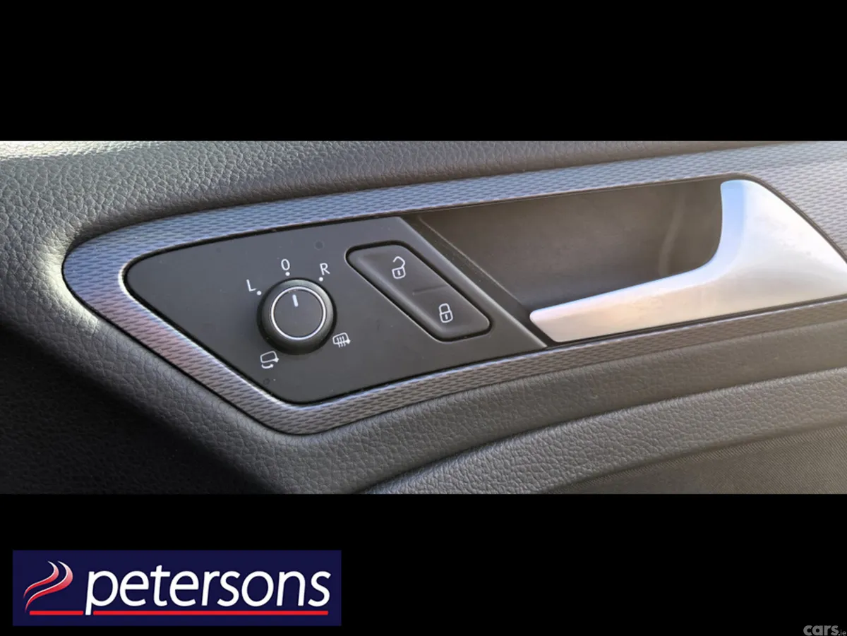 Volkswagen Golf Hatchback, Petrol, 2015, Silver