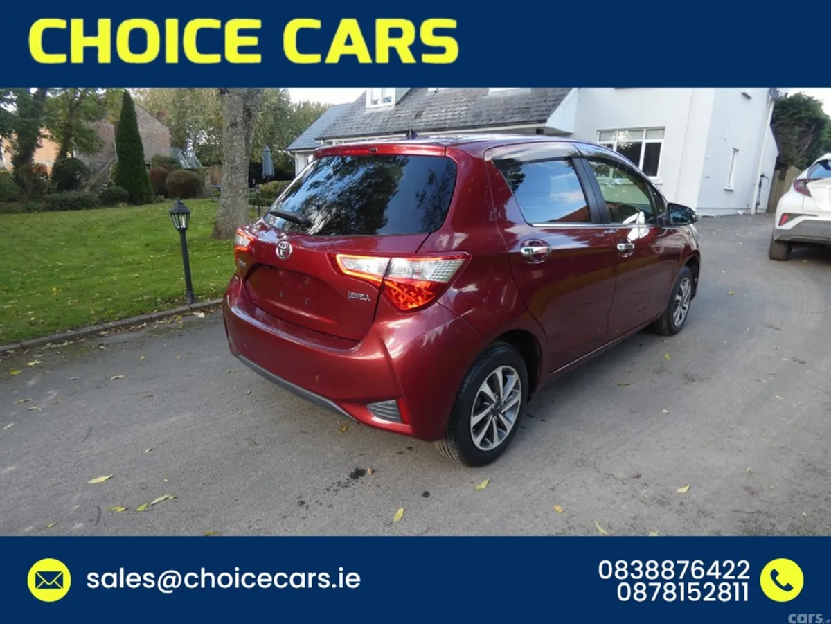 Toyota Yaris Hatchback, Petrol, 2017, Red