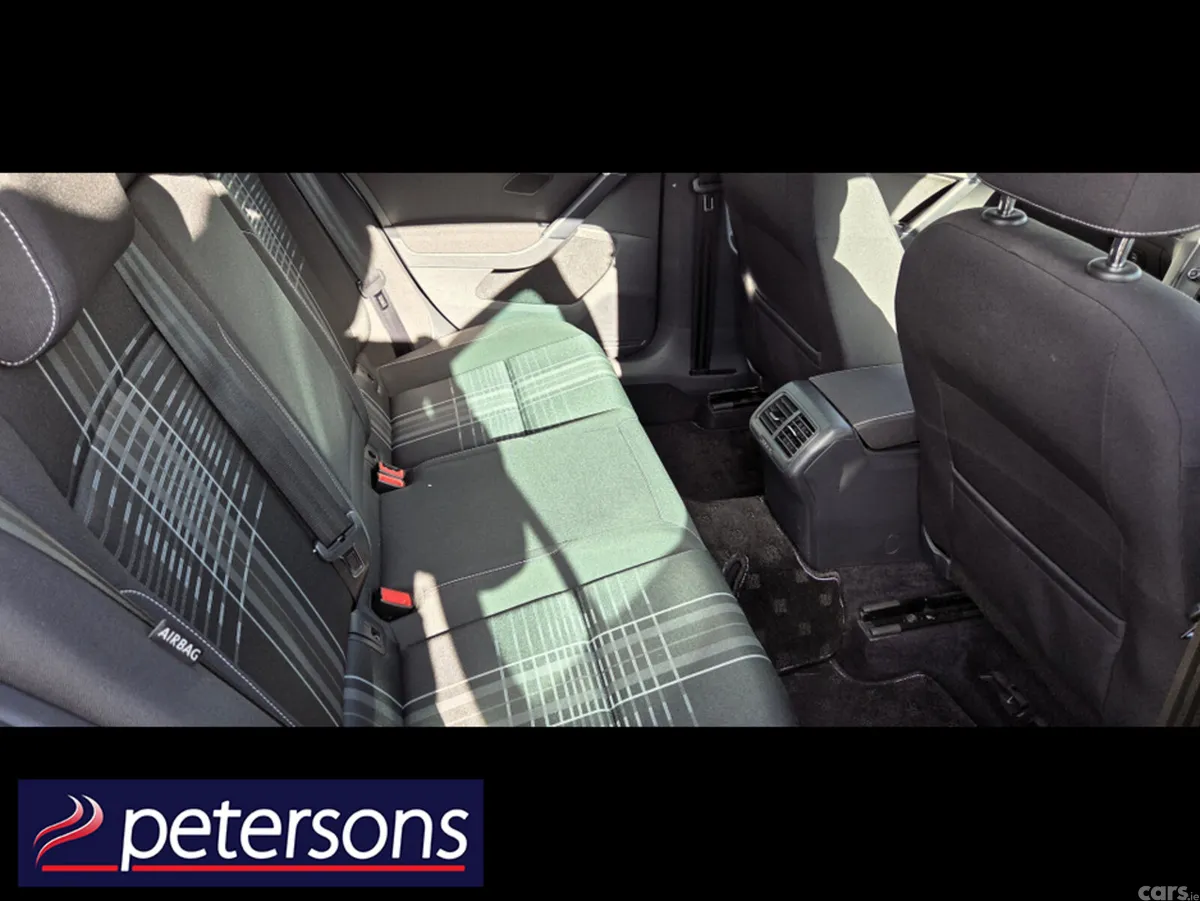 Volkswagen Golf Hatchback, Petrol, 2015, Silver