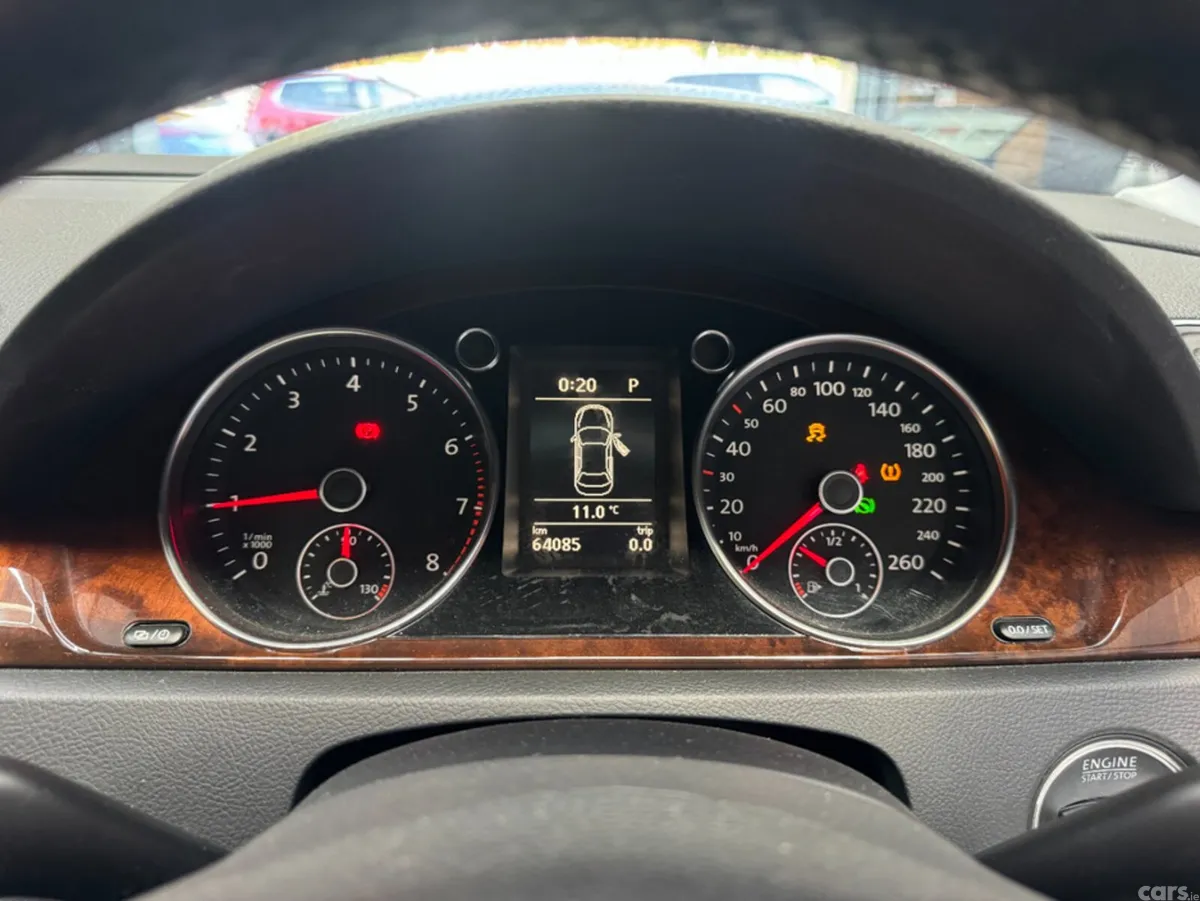 Volkswagen Passat Saloon, Petrol, 2012, Grey